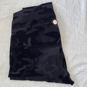 Lululemon Align High-Rise Pant/Legging 25” in Incognito Camo Multi Grey